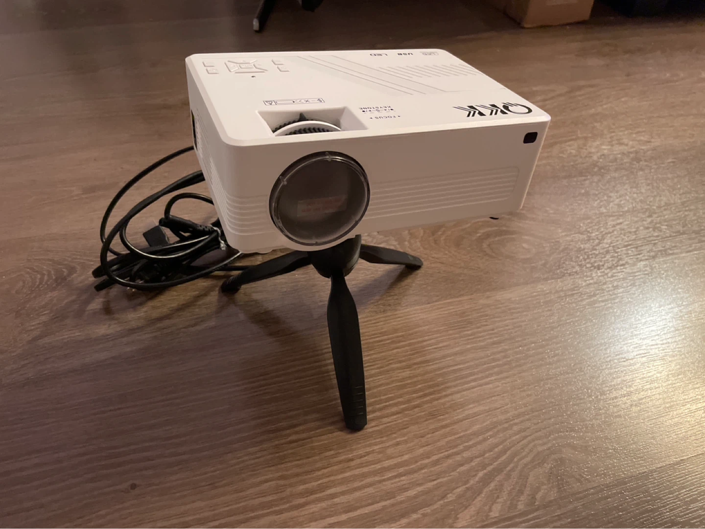 KK LCD LED Projector with Tripod - photo 2