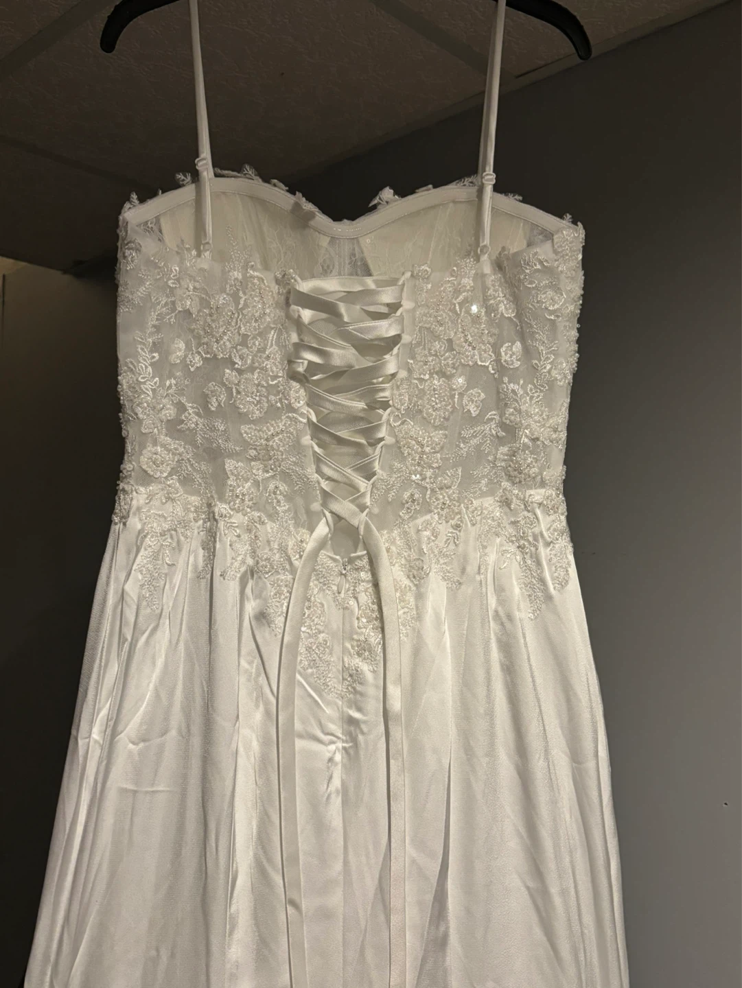 White Wedding Dress with Lace Bodice - photo 3