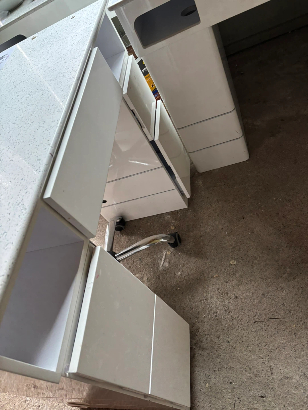 White Nail Desk with Storage - photo 2