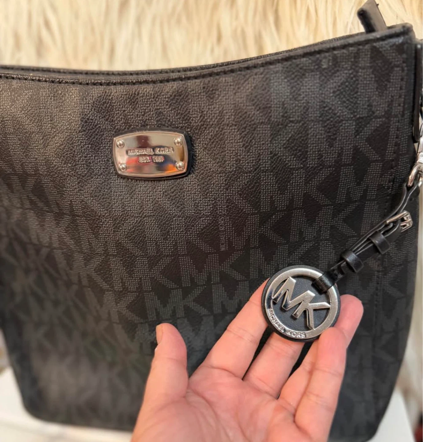 Michael Kors Signature Logo Crossbody Bag - photo 2