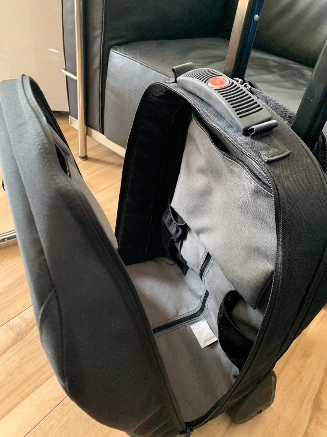 Black Rolling Briefcase/Carry-on Bag