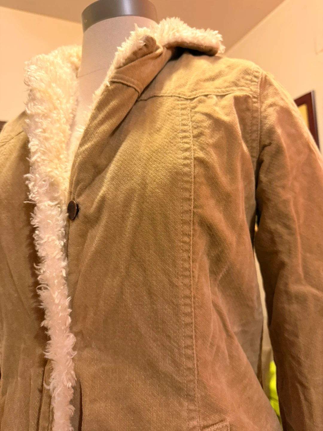 Abercrombie & Fitch Corduroy Sherpa Lined Jacket - photo 4