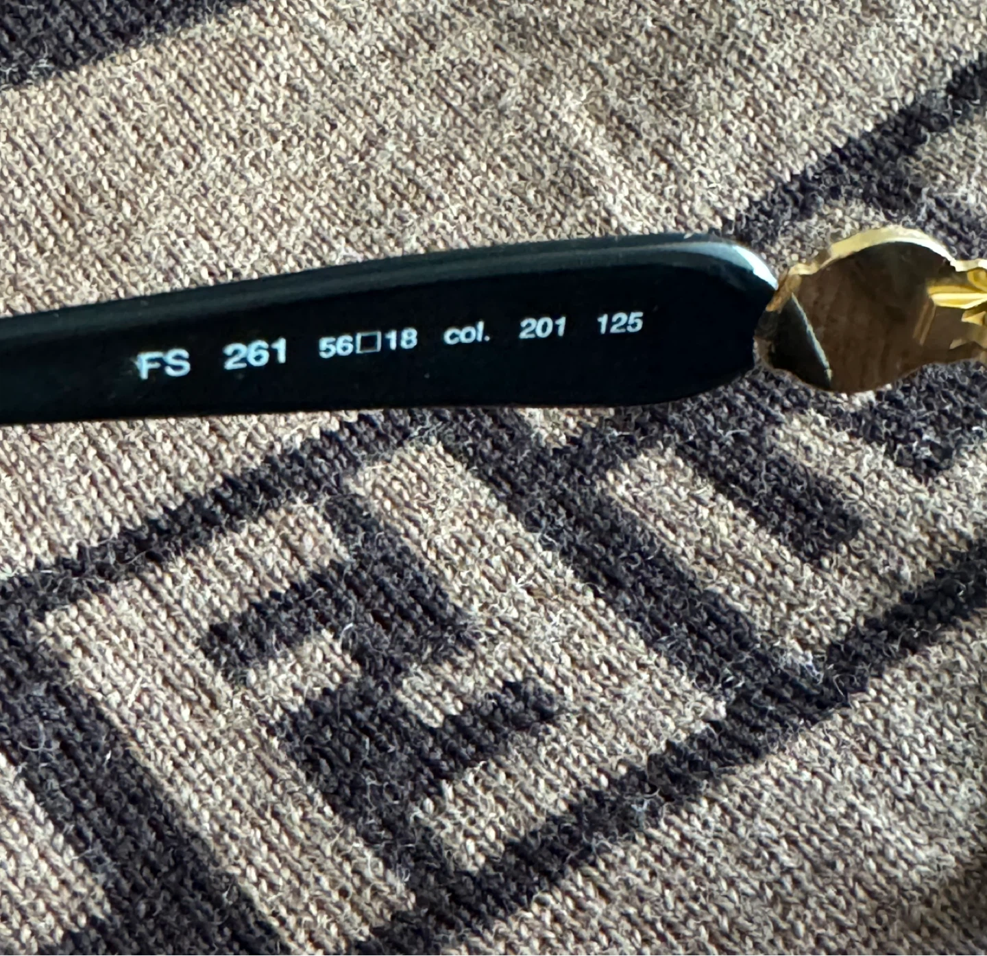 Fendi FS 261 Sunglasses - Gold and Black vintage style - photo 5