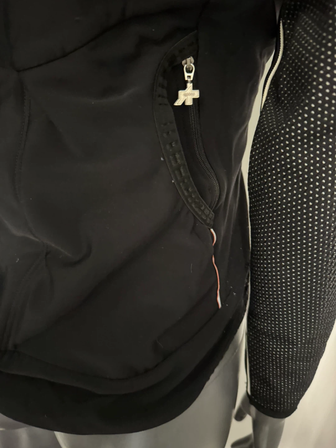 Assos Series Black Cycling Jacket - photo 5