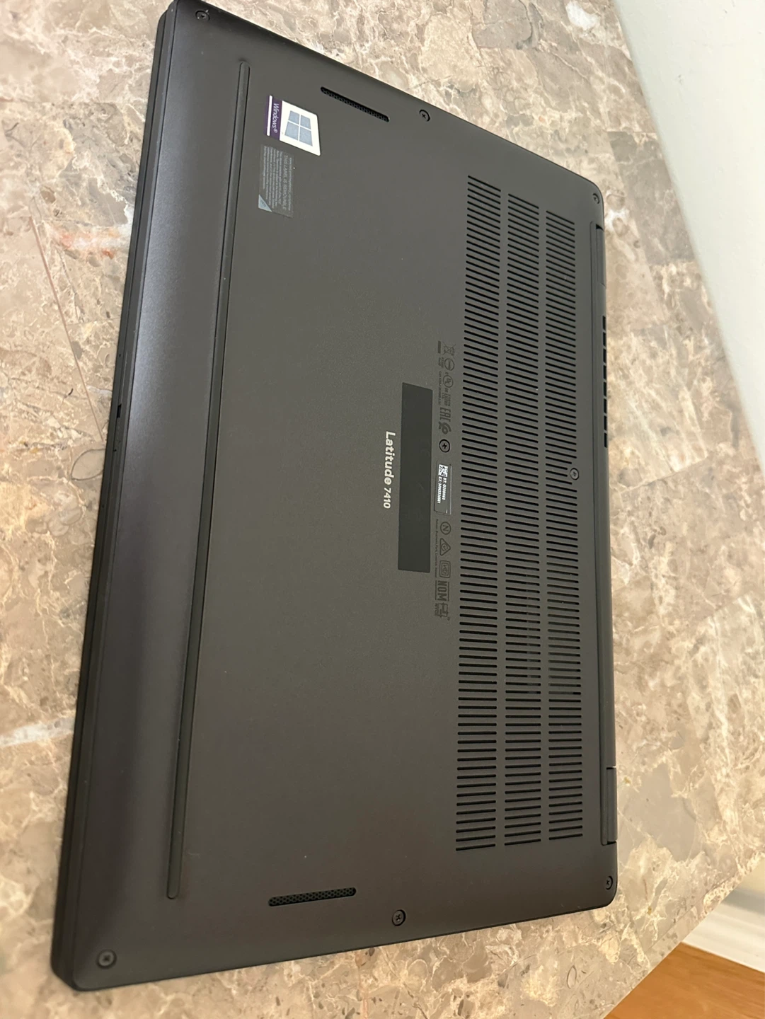 Slim and Fast i7 10th gen Dell Latitude 7410 *1 TB SSD laptop - photo 2