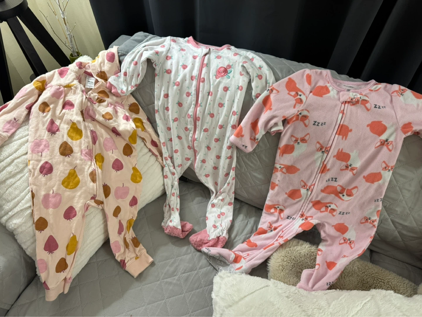Carter's Baby Girl Sleepers (3-pack)
