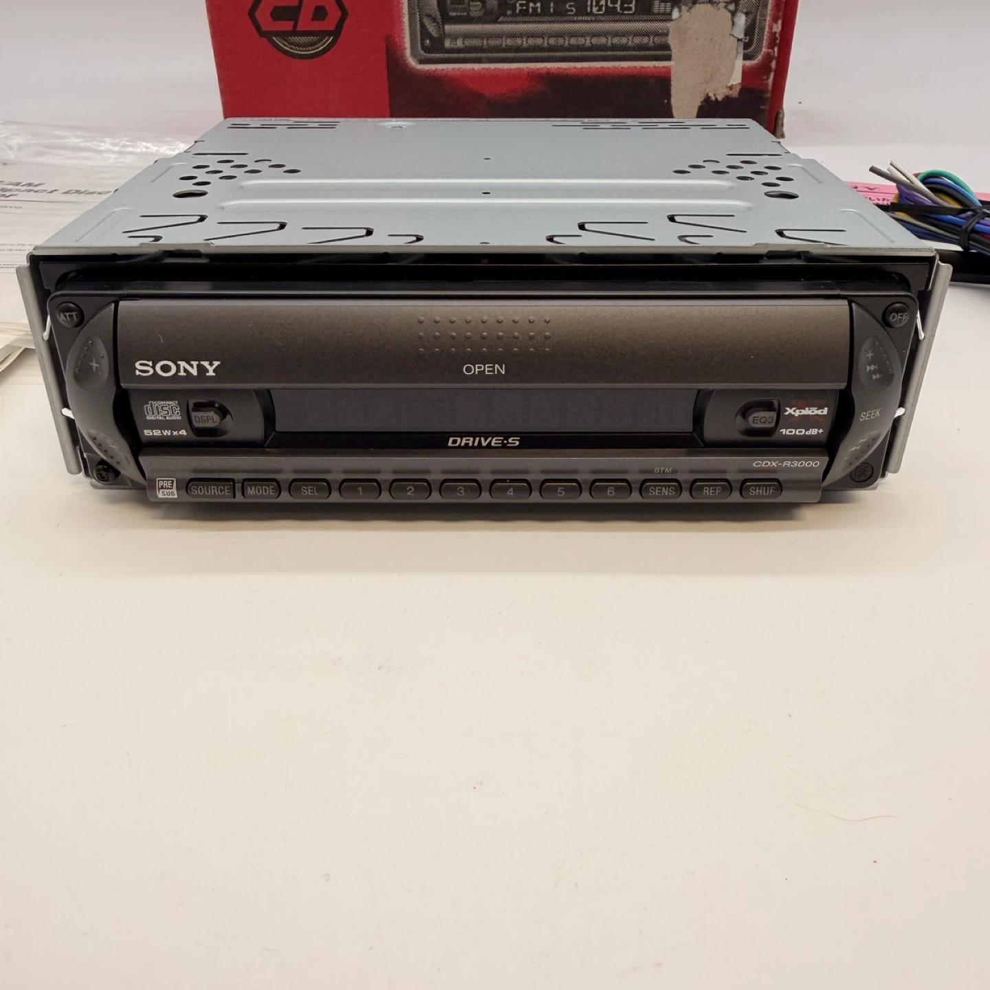 Sony Xplod CDX-R3000 Car Stereo brand new - photo 2