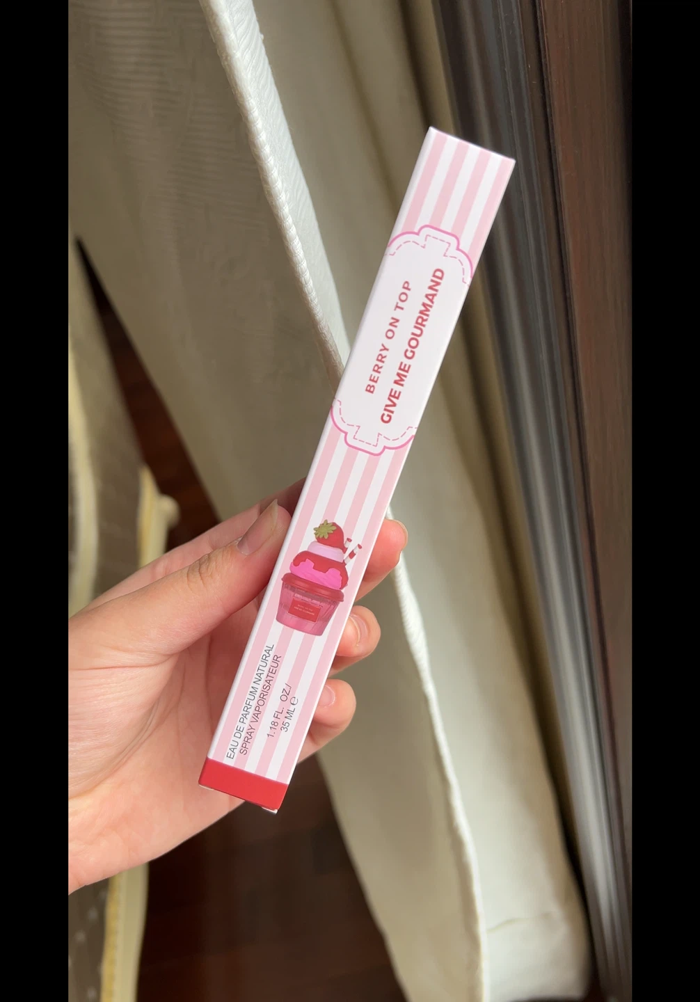 Perfume Give Me Gourmand Berry On Top Lattafa