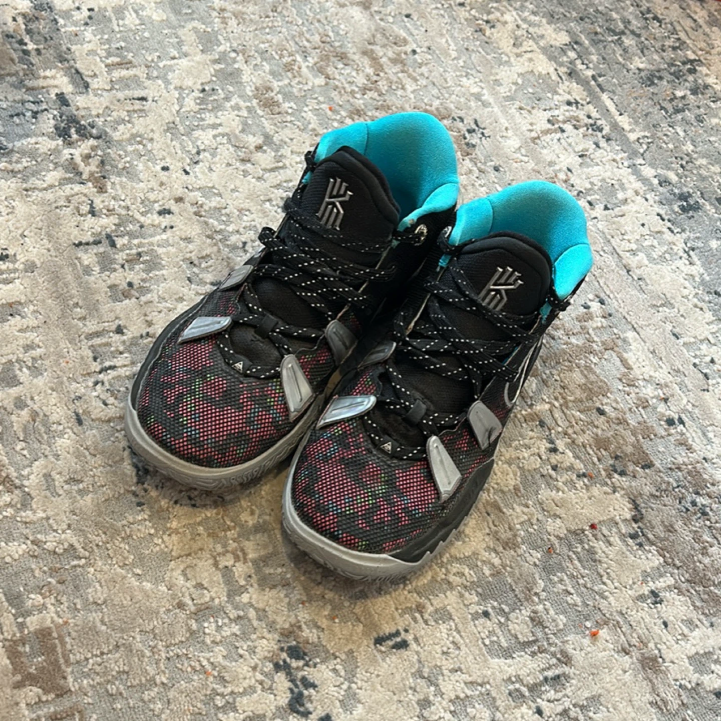 Nike Kyrie "Ky-D" Basketball Shoes