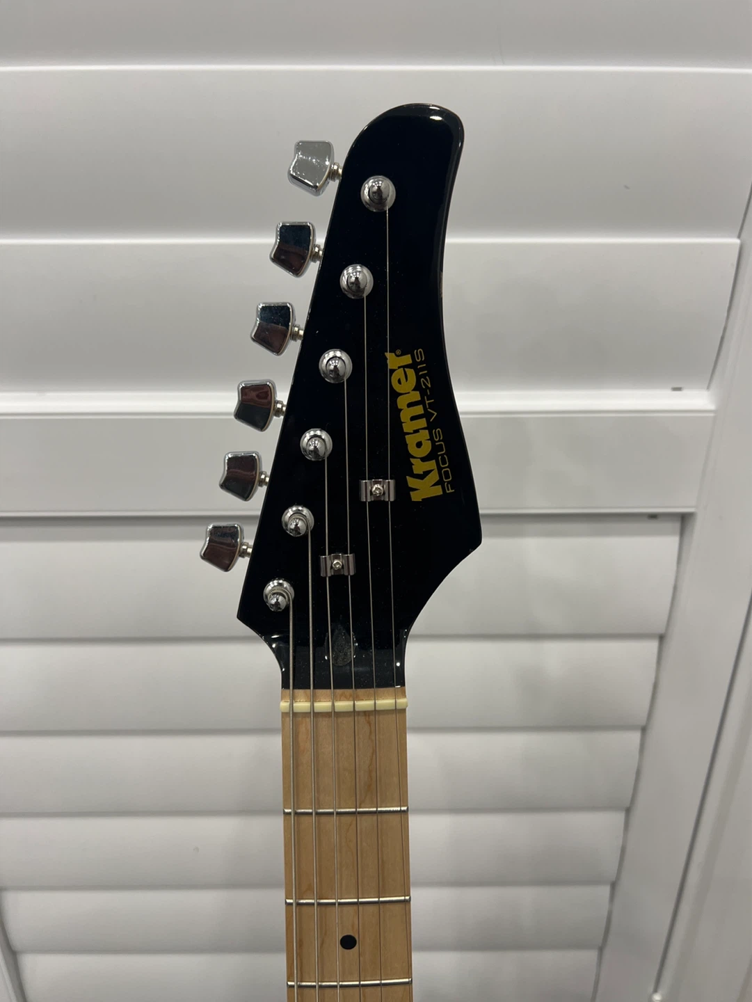 Kramer Focus VT-211 Electric Guitar - Black - photo 2