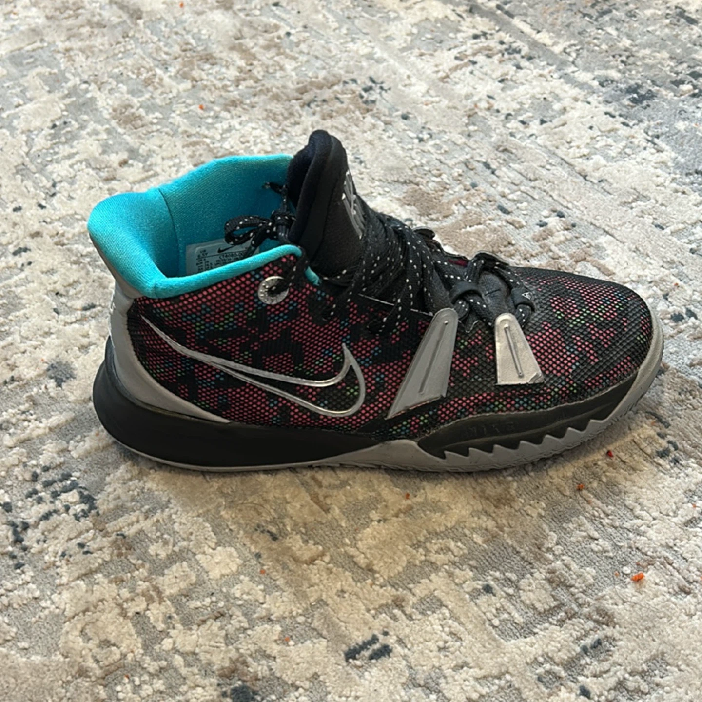 Nike Kyrie "Ky-D" Basketball Shoes - photo 4