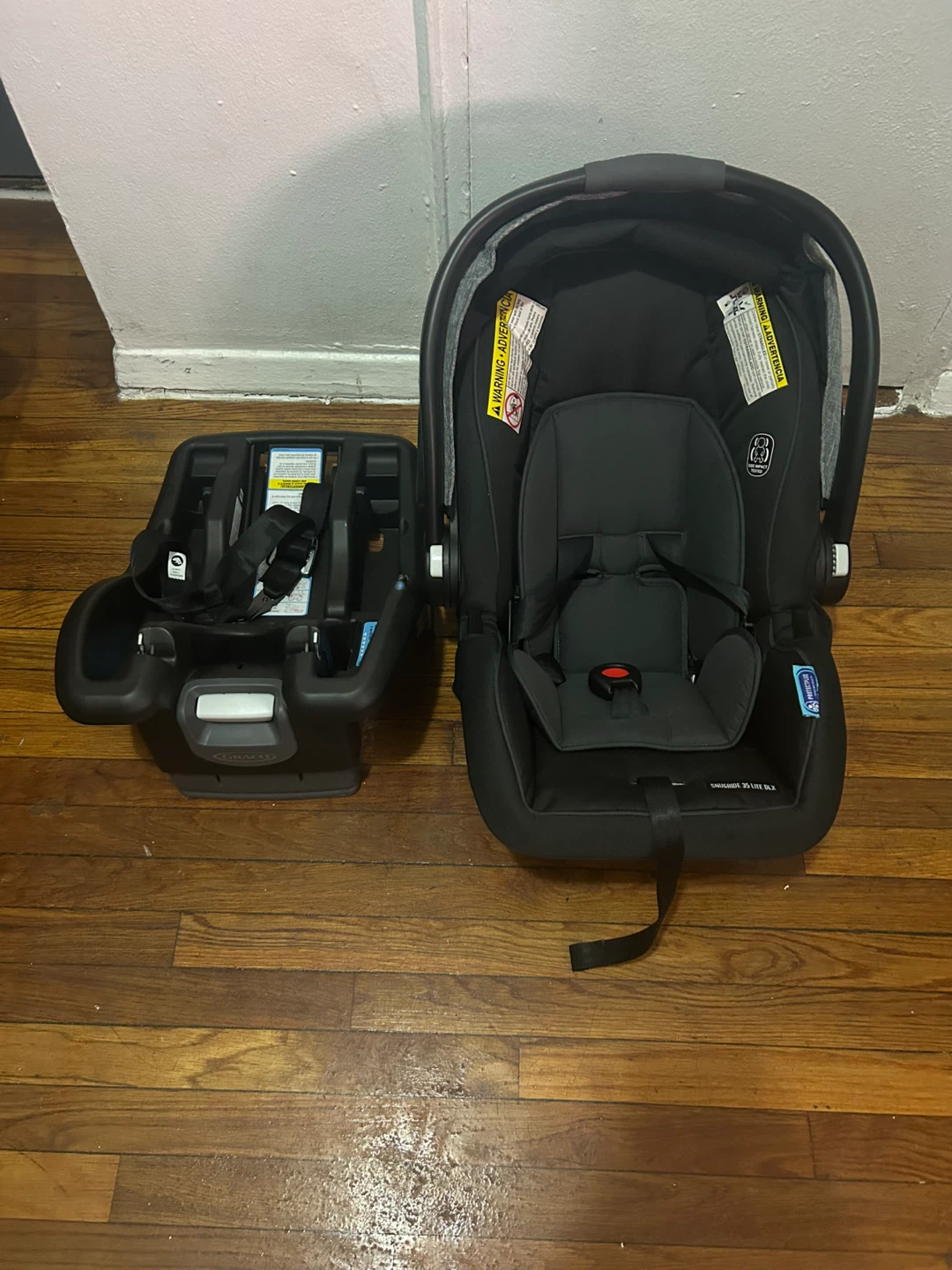 Graco SnugRide 35 Lite DLX Infant Car Seat with Base