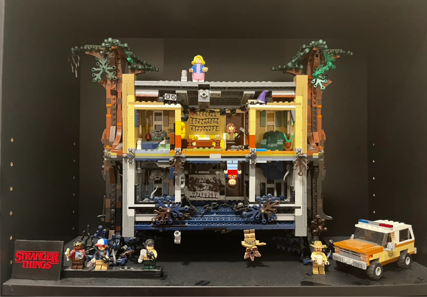 LEGO Stranger Things The Upside Down 75810