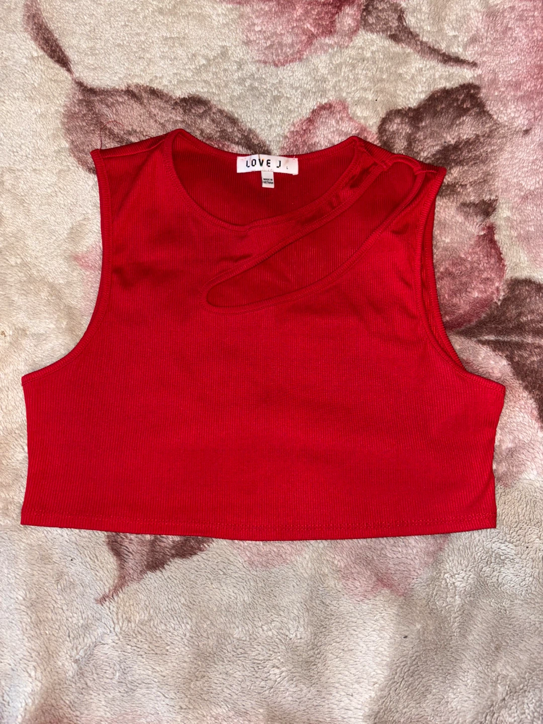 LOVE J. Red Ribbed Cutout Crop Top Size L