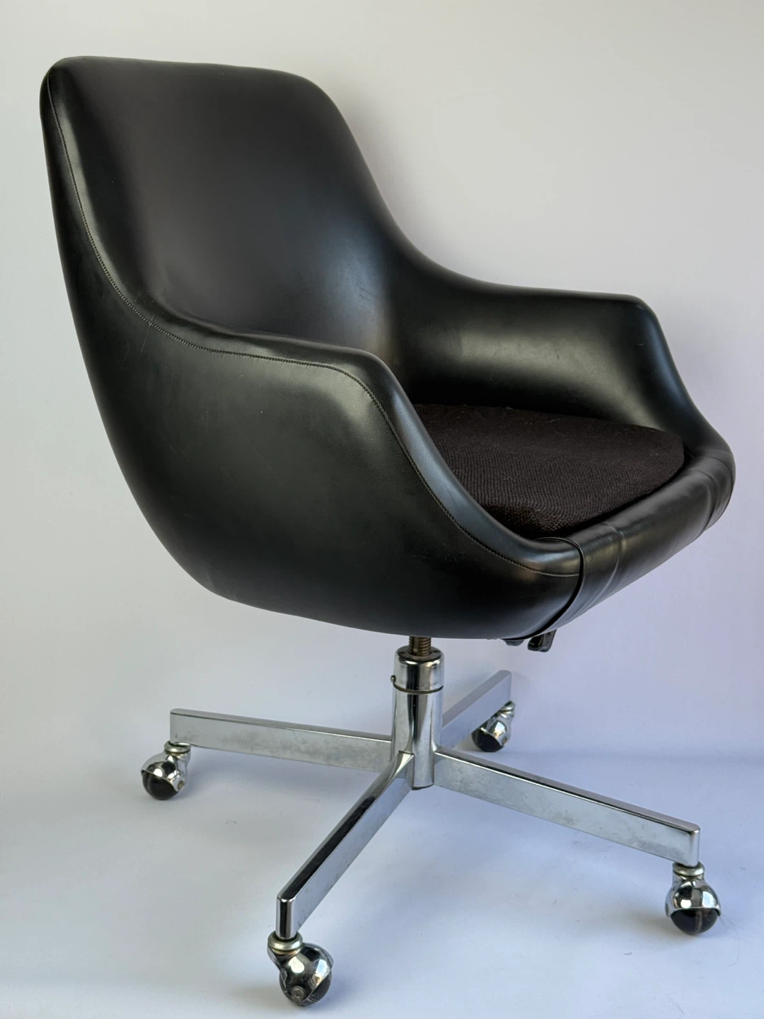 Vintage MCM Black Swivel Office Chair with Casters - photo 3