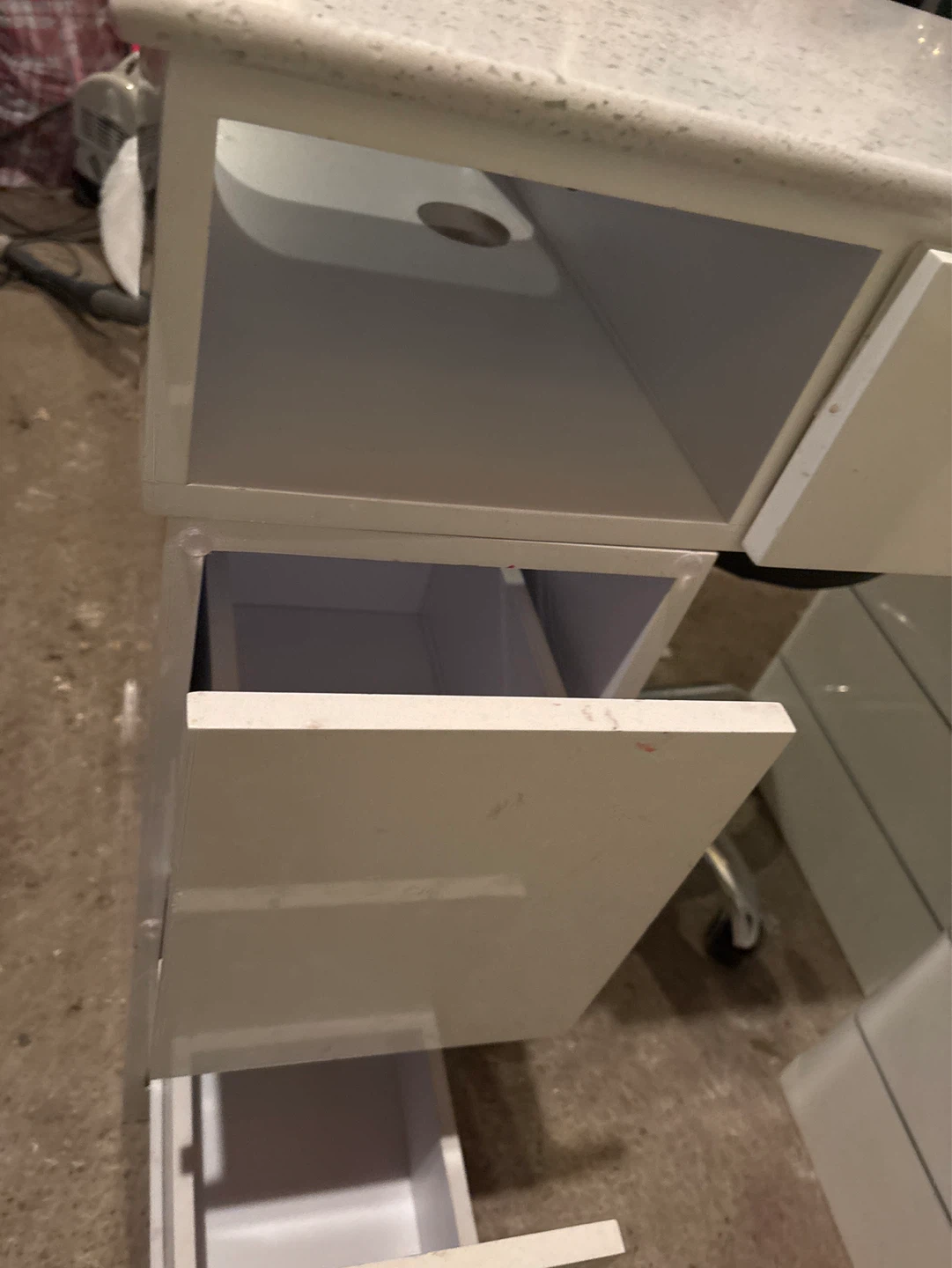 White Nail Desk with Storage - photo 4