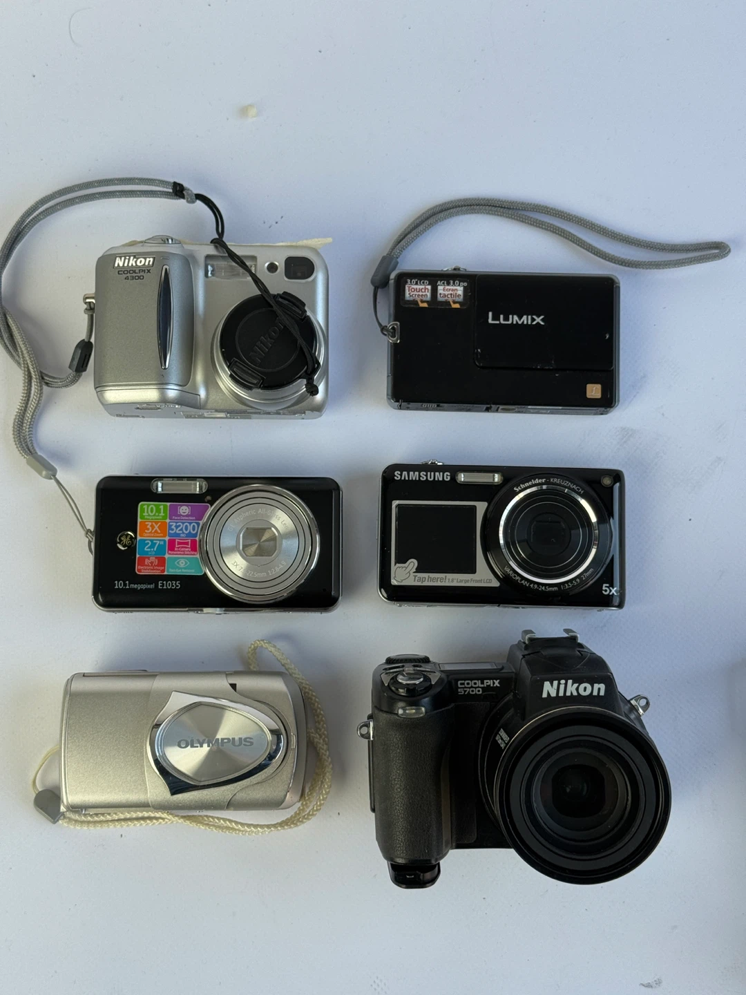Bundle of 5 Digital Cameras - Nikon, Lumix, Samsung, Olympus - photo 3