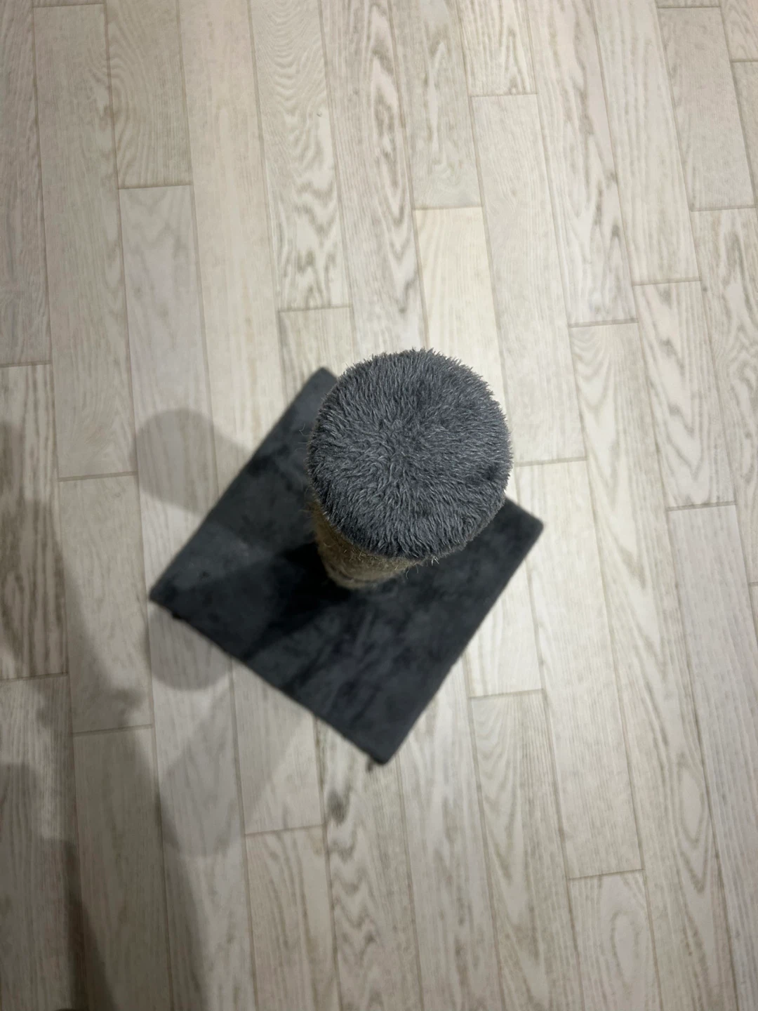 Cat Scratching Post - photo 2