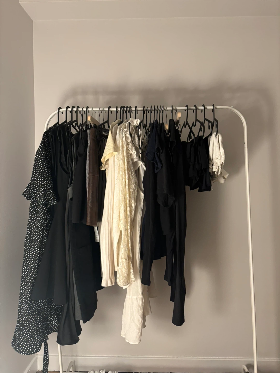 White Garment Rack with Hangers - photo 4
