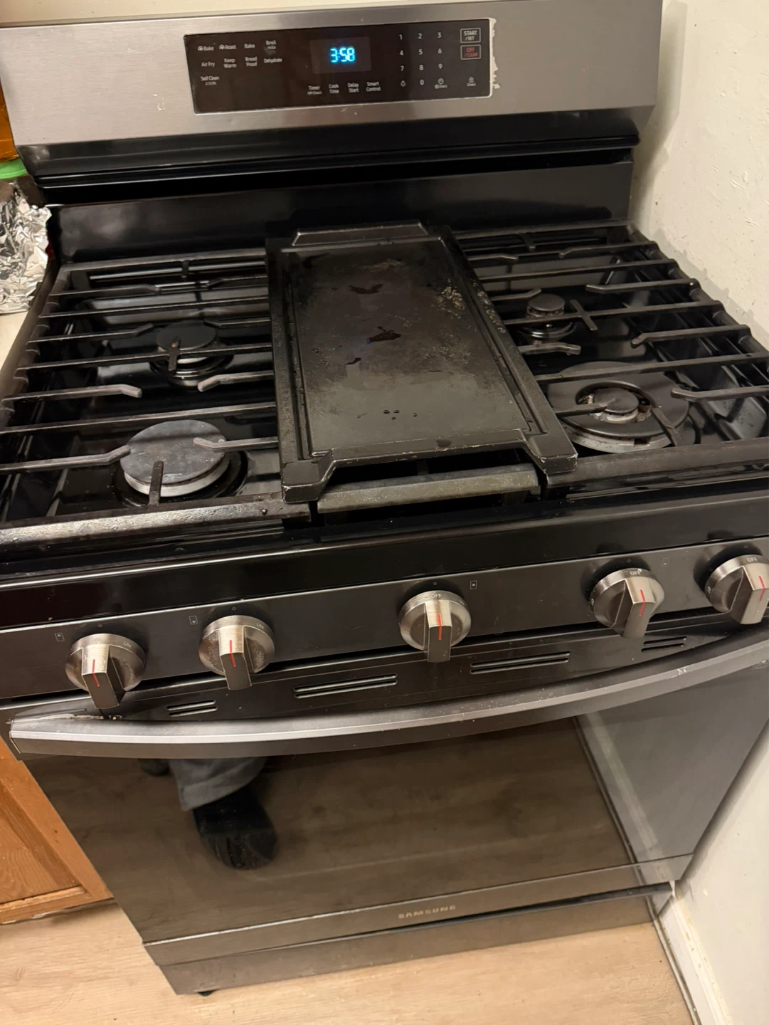Samsung 6.0 cu. ft. Freestanding Gas Range Black Stainless Steel