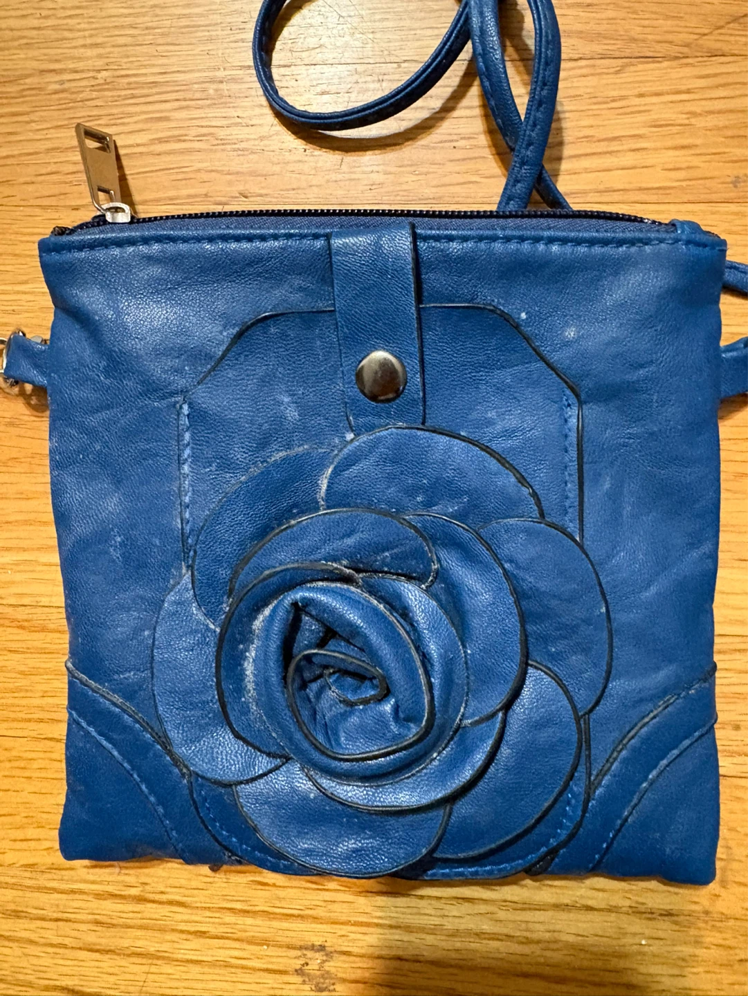 Blue crossbody bag with rose detail - photo 2