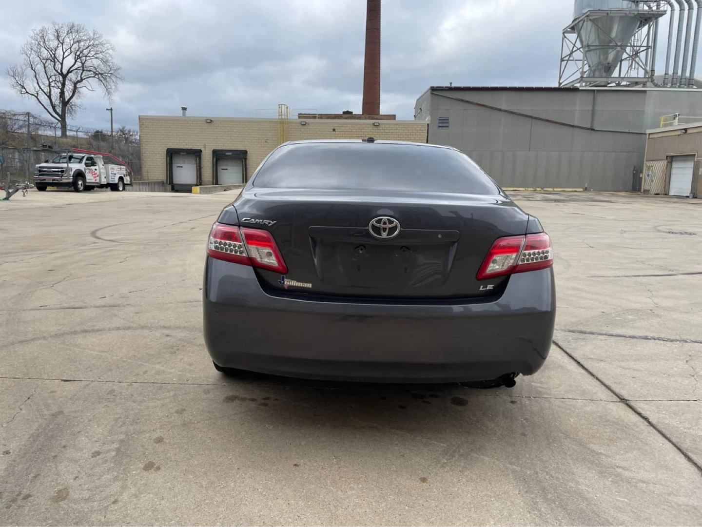 2011 Toyota Camry LE Sedan -con 205 mil millas - photo 4