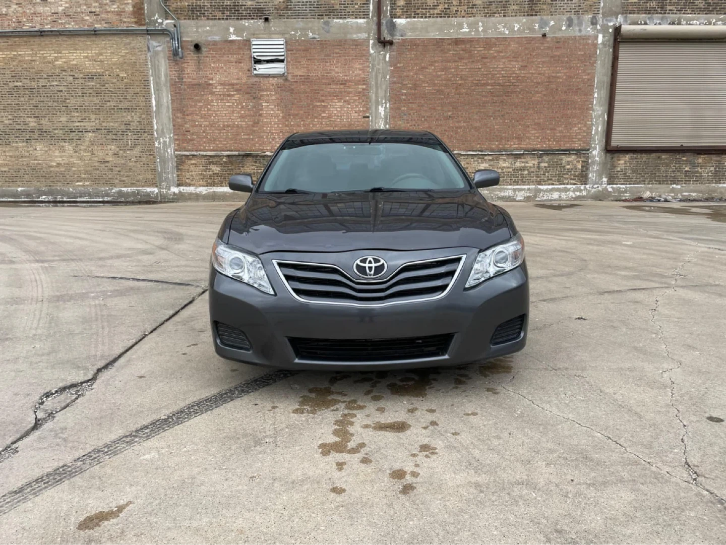 2011 Toyota Camry LE Sedan -con 205 mil millas - photo 3