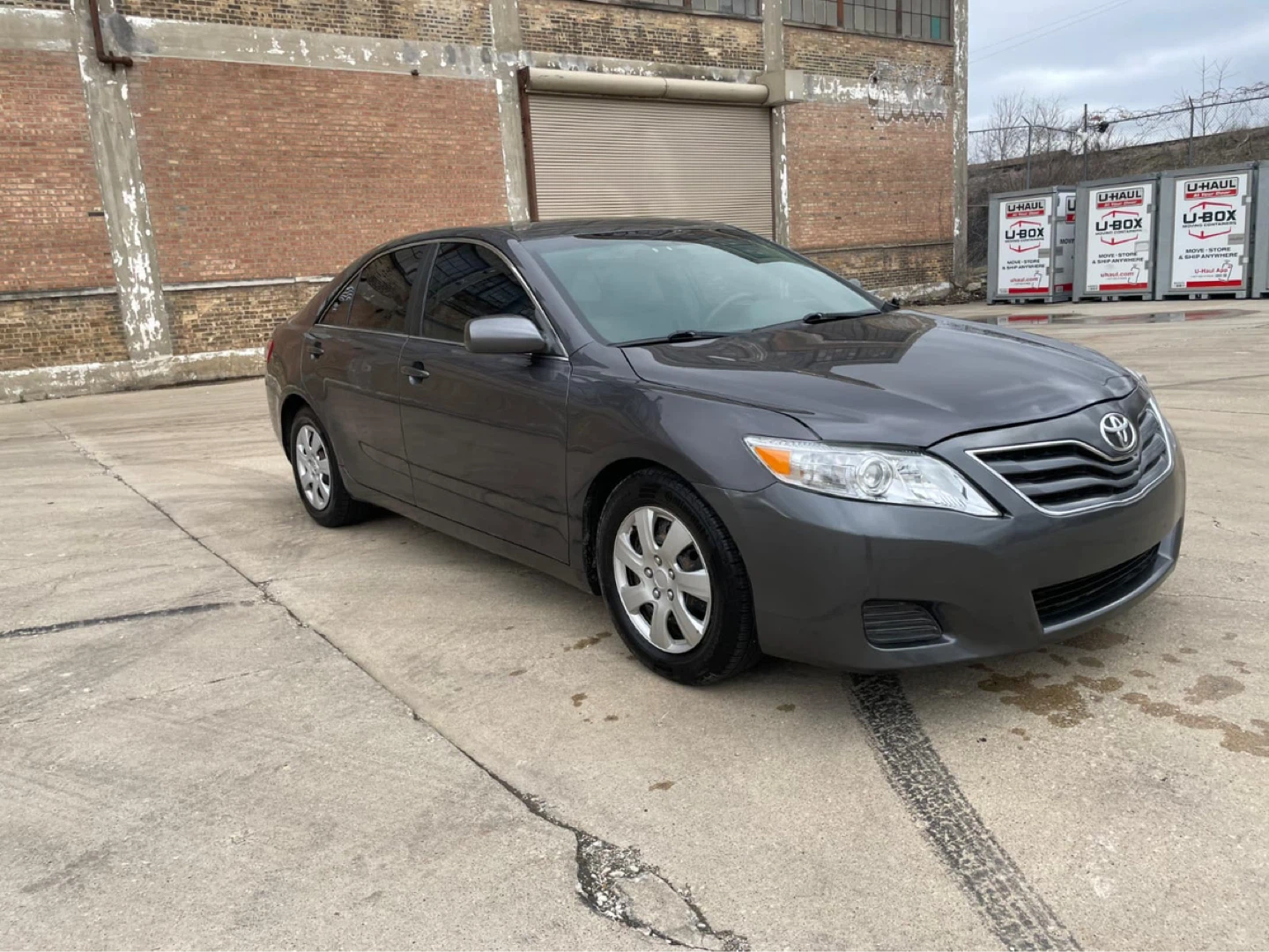 2011 Toyota Camry LE Sedan -con 205 mil millas