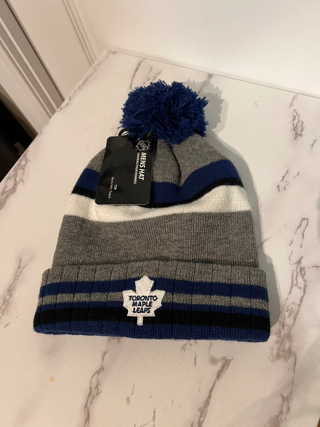 NWT Toronto Maple Leafs Men's Pom Pom Beanie