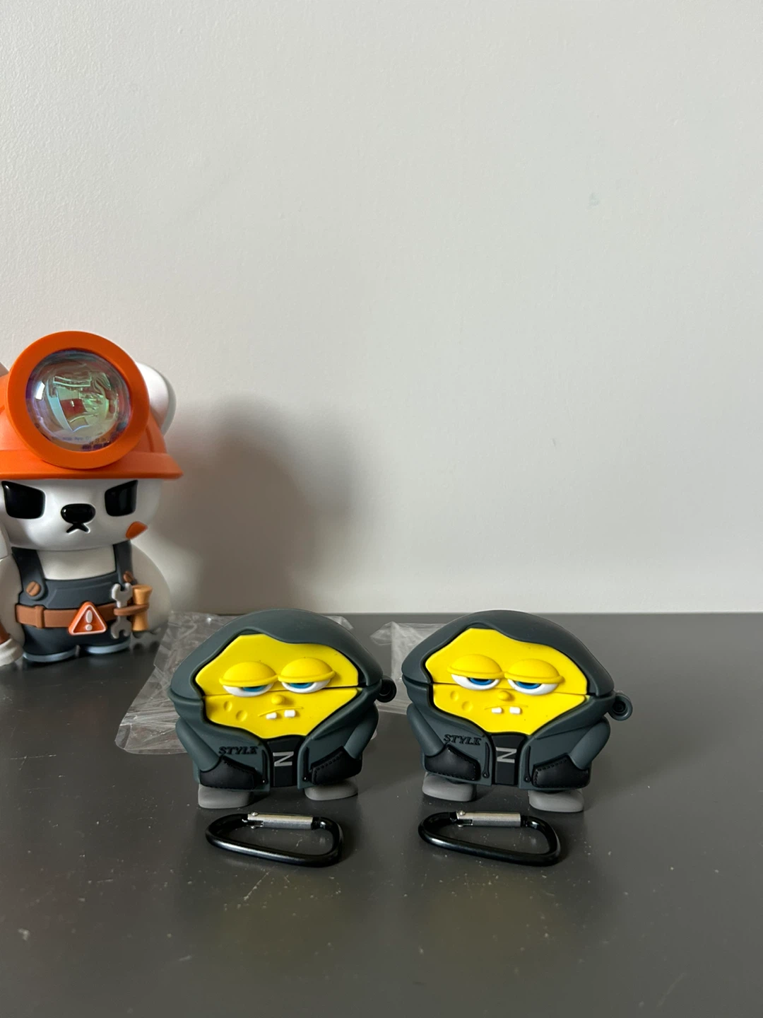 2 pieces Cute Spongebob Style AirPods 1 & 2 Case Covers - photo 2