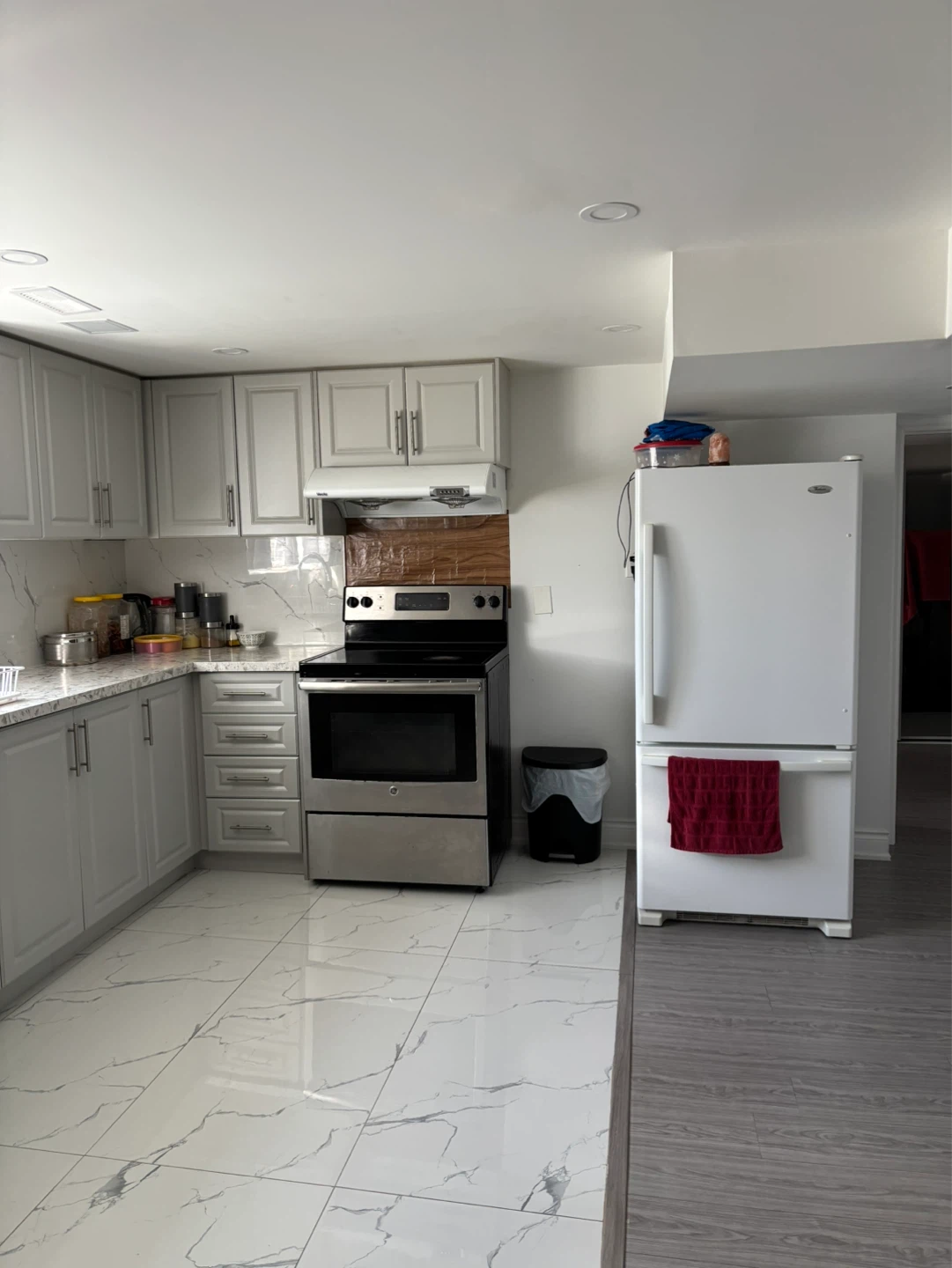 Legal basement available for rent immediately - photo 3