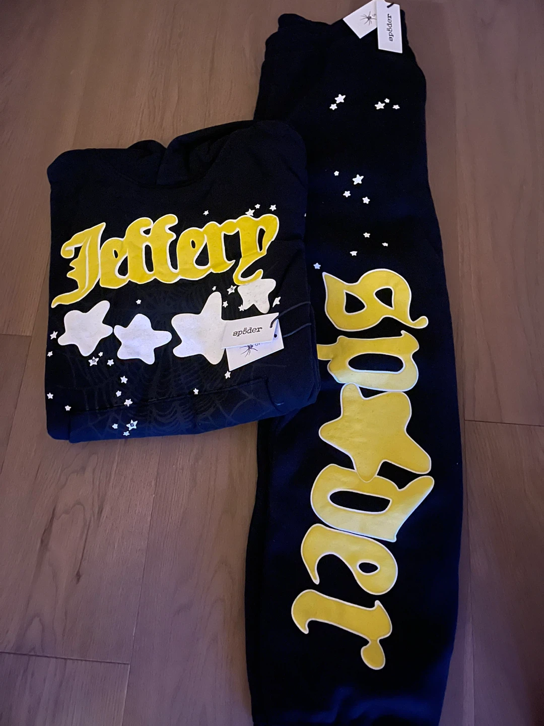 Spider "Yellow Jeffery" Hoodie and Sweatpants Set - photo 3