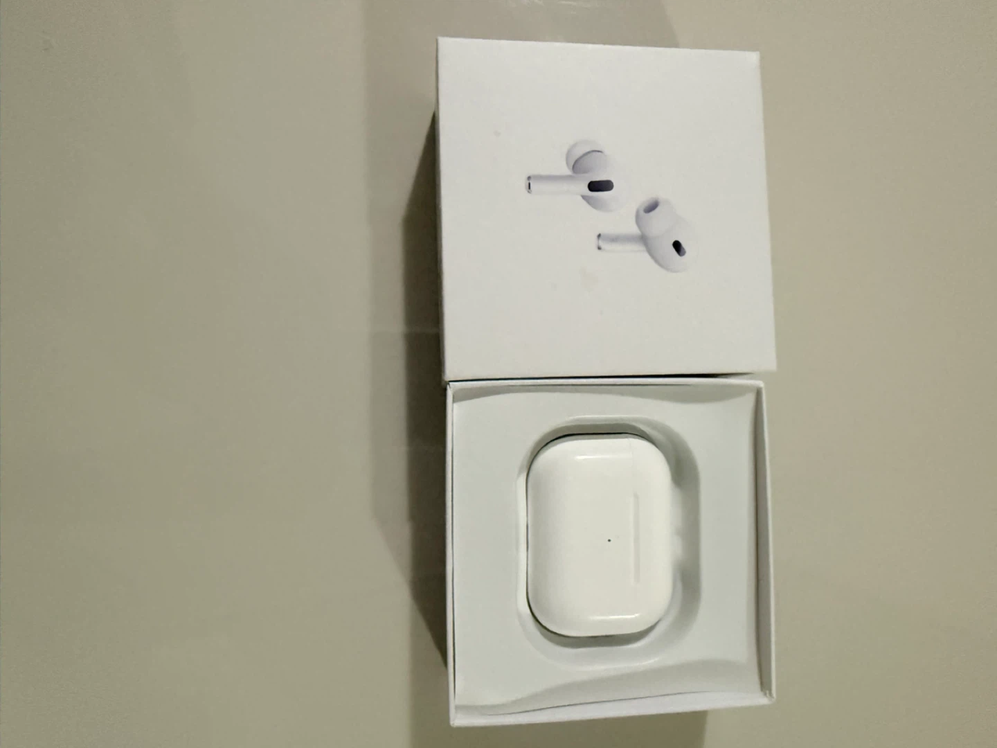 Apple AirPods Pro (2nd Gen) Charging Case & Earbuds - photo 3