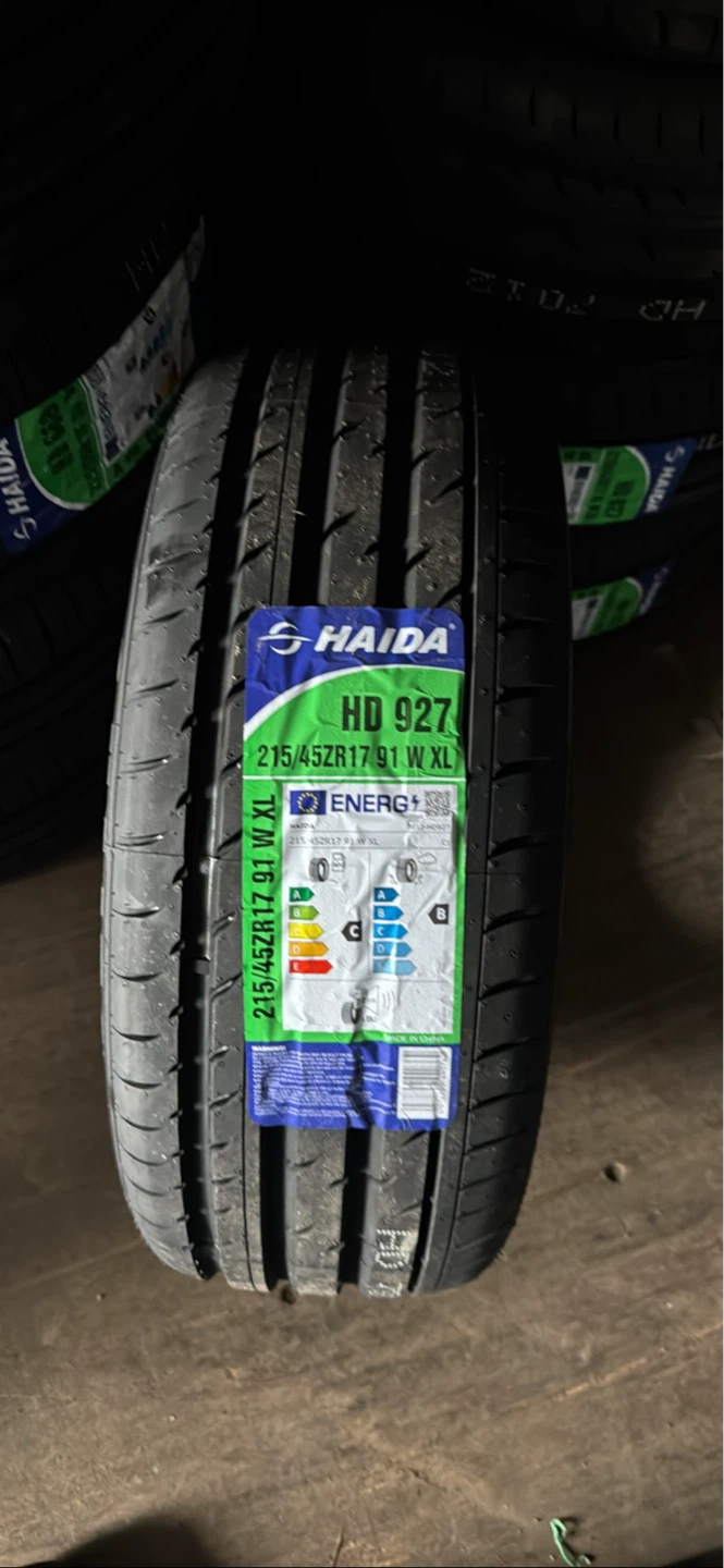 Haida HD 927 215/45ZR17 91W XL Tire