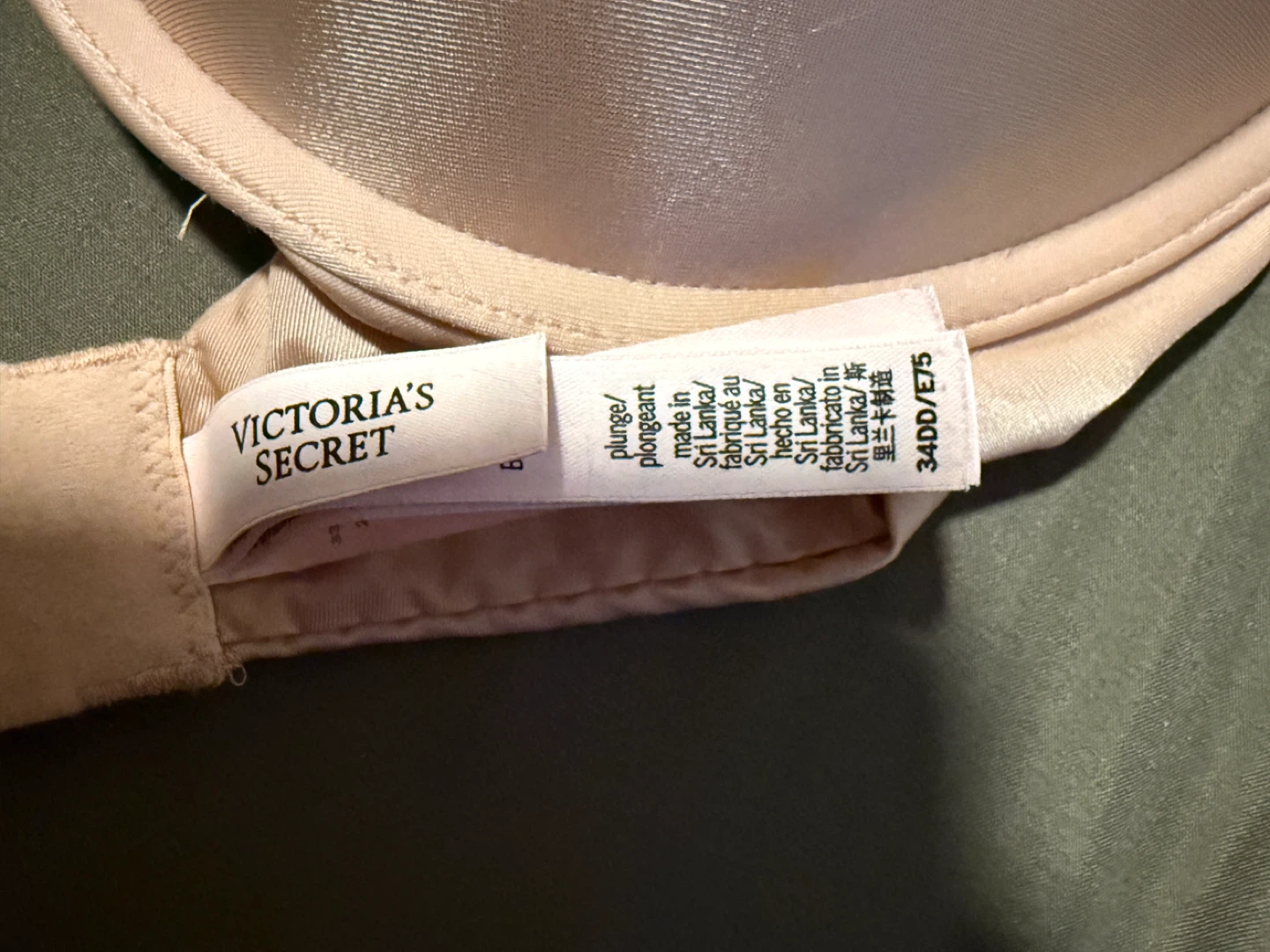 Victoria's Secret Plunge Bra 34DD - photo 3