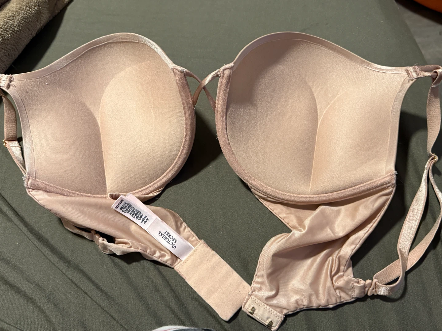 Victoria's Secret Plunge Bra 34DD - photo 4