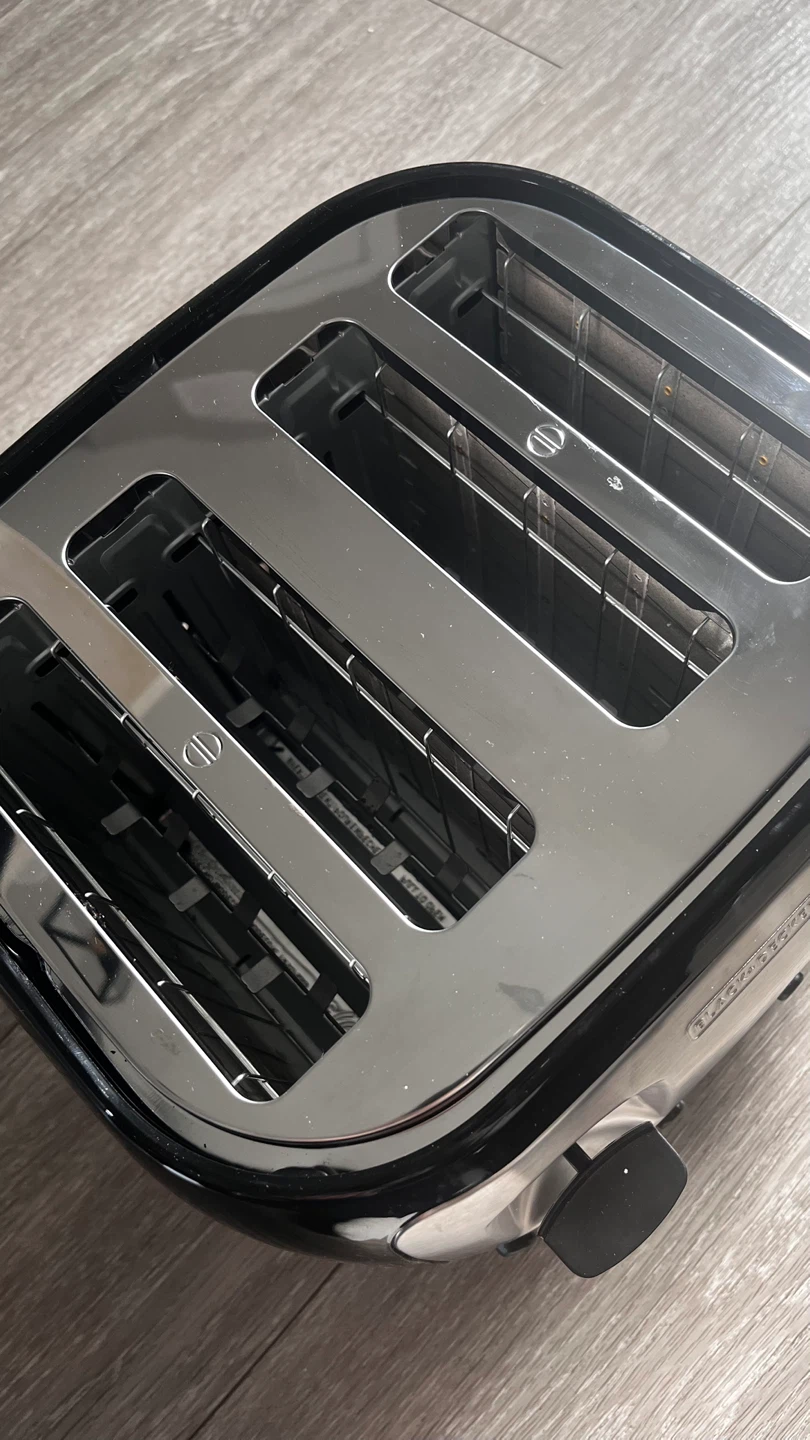 BLACK+DECKER 4-Slice Toaster - photo 2