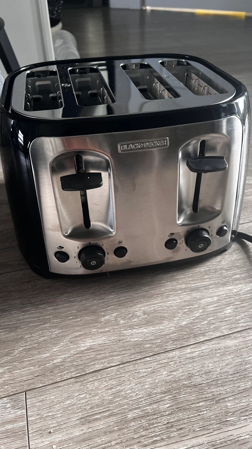 BLACK+DECKER 4-Slice Toaster