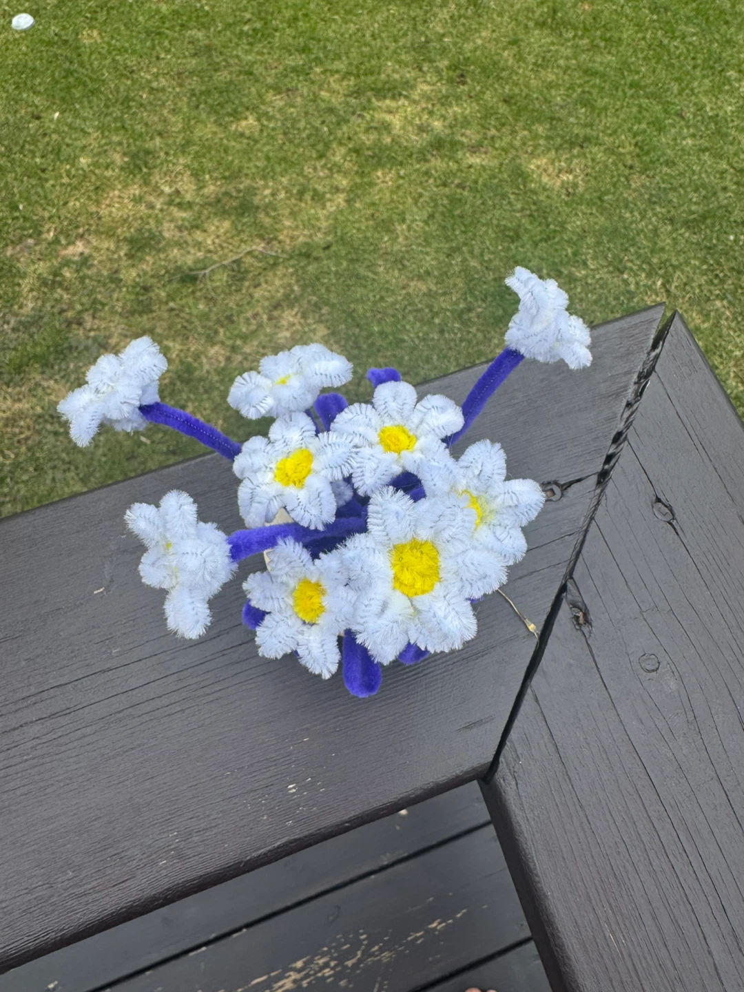 Pipe Cleaner Daisy Arrangement - photo 2