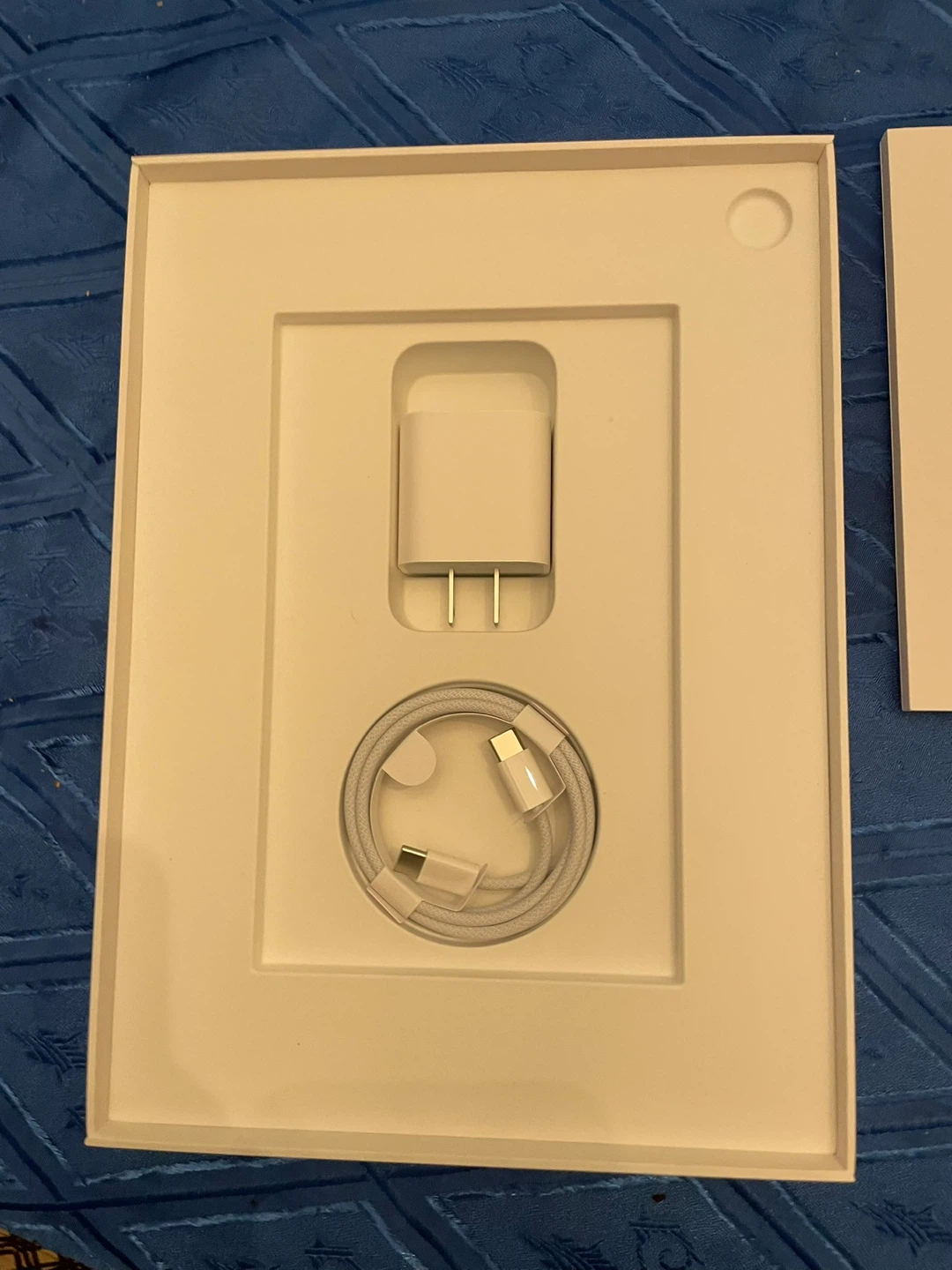 Brand New iPad 10th Gen 256GB - photo 3