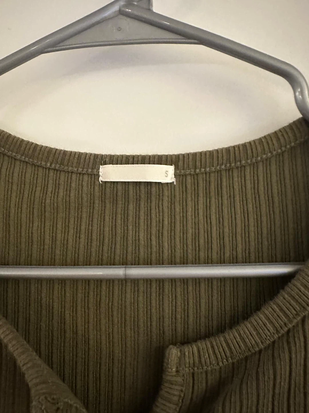 Ribbed Henley Crop Top - Olive Green Size S - photo 2
