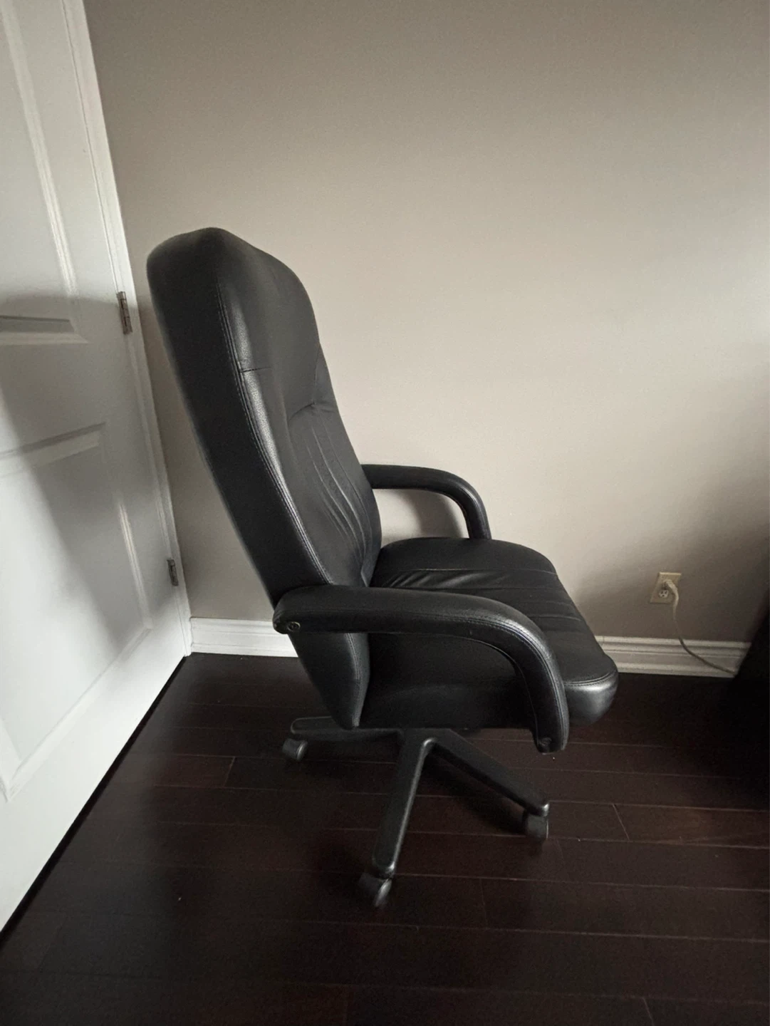 Black Leather Office Chair - photo 3