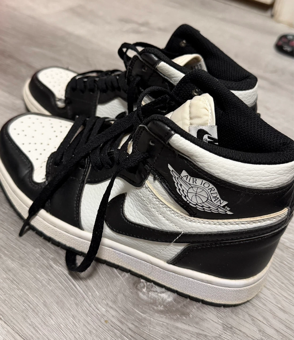 Air Jordan 1 Mid Sneakers