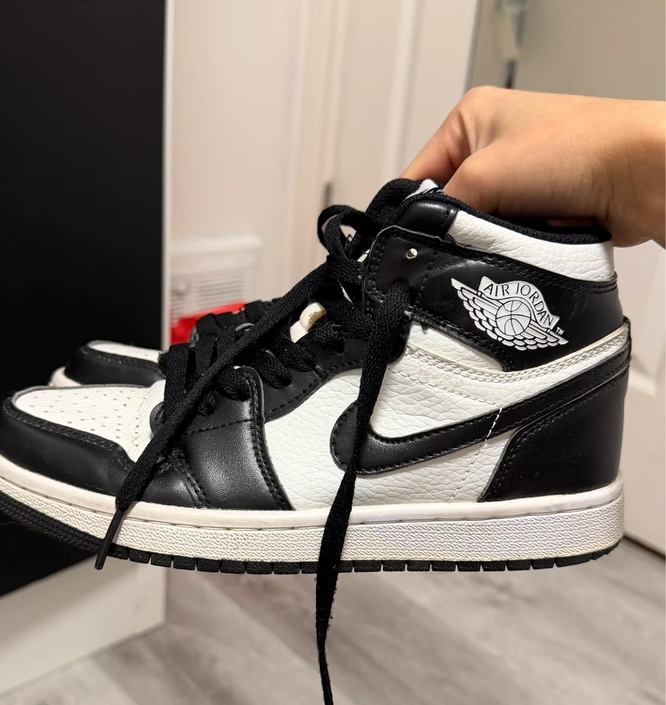 Air Jordan 1 Mid Sneakers - photo 2