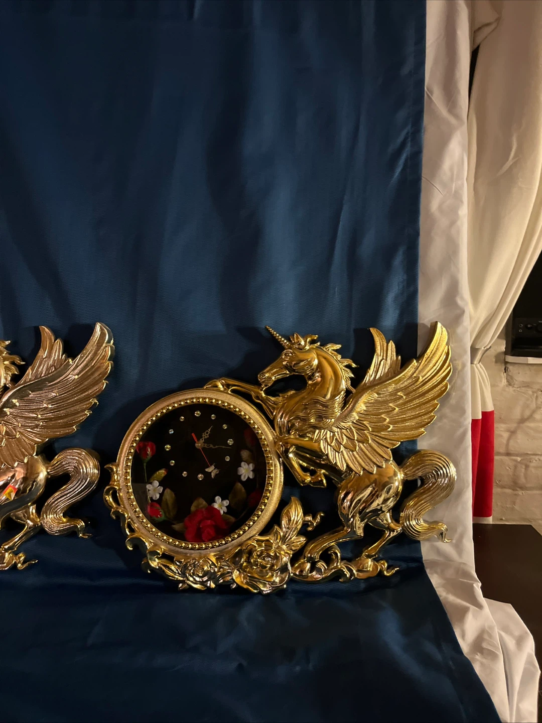 2 Gold Pegasus Unicorn Clock with Roses - photo 2