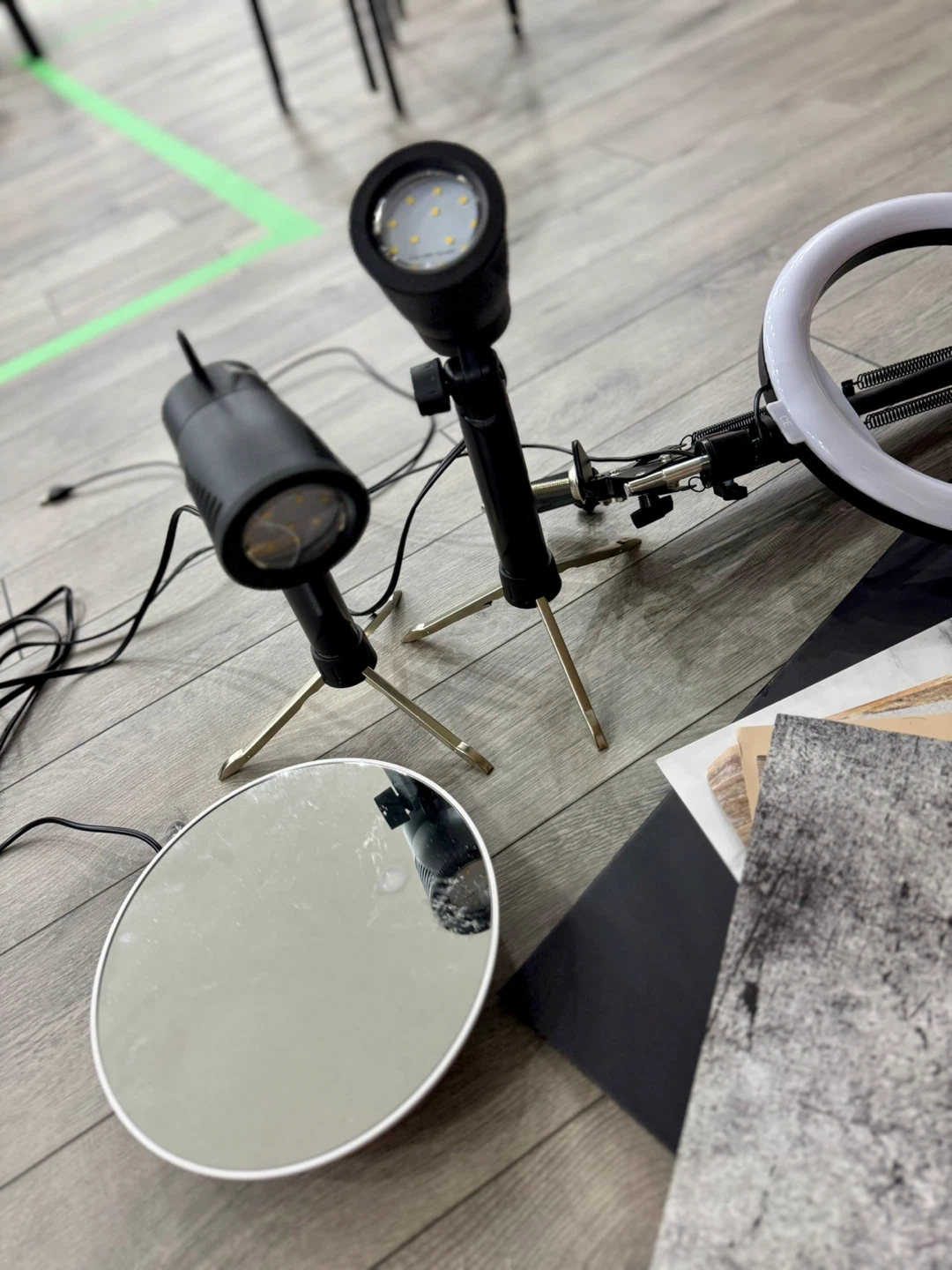 Product photography Lighting Kit with Backdrops - photo 4