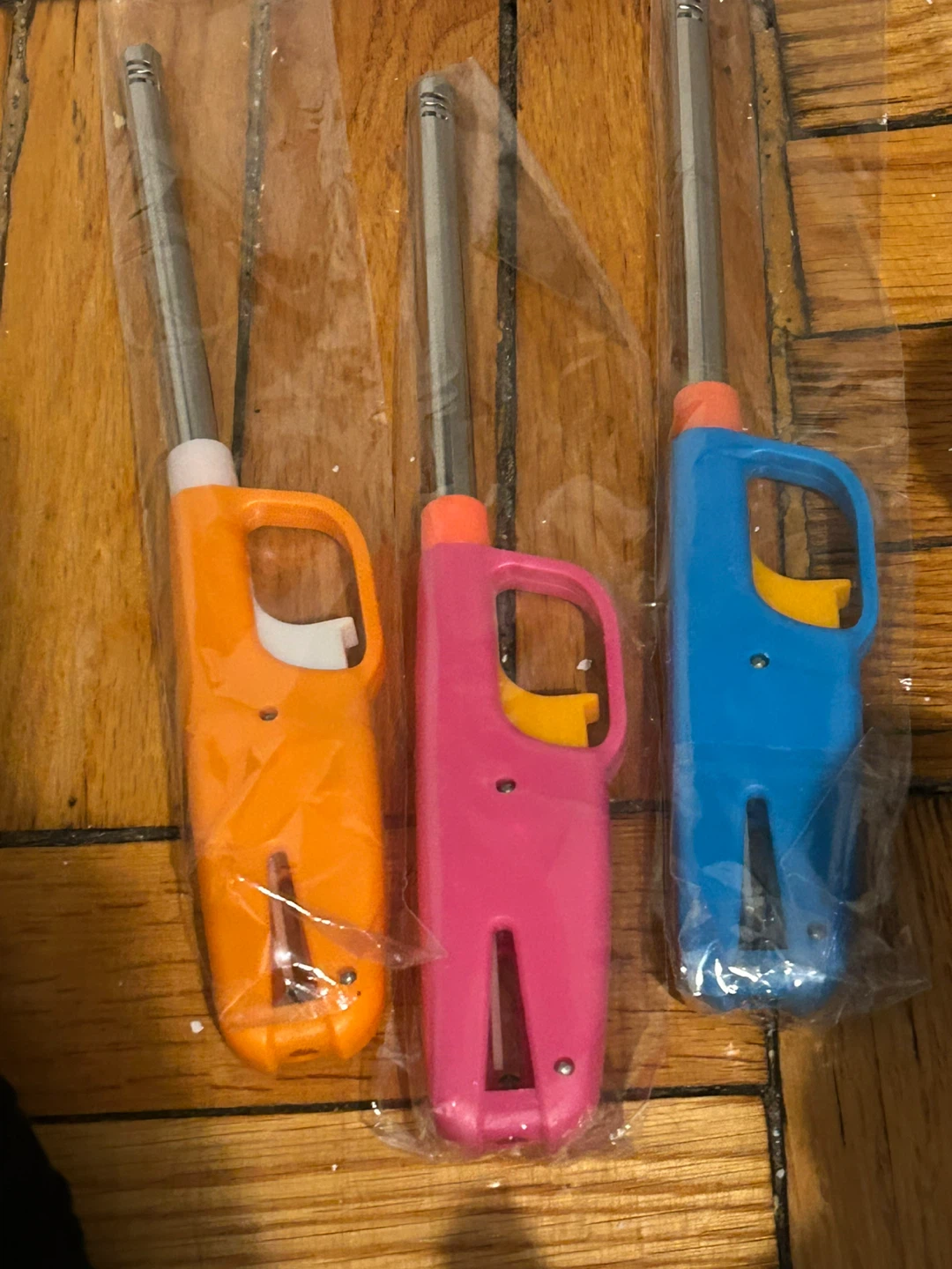 Set of 3 Assorted Colour Kitchen Lighters - photo 2