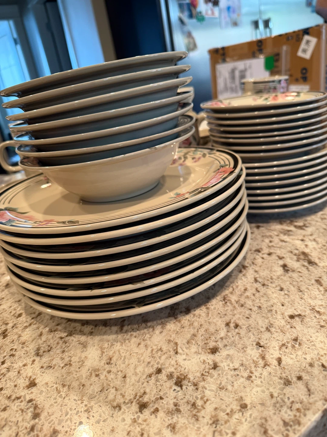 Floral Pattern Dinnerware Set - photo 2