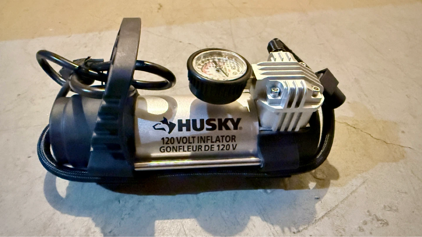 Husky 120 Volt Inflator with Gauge