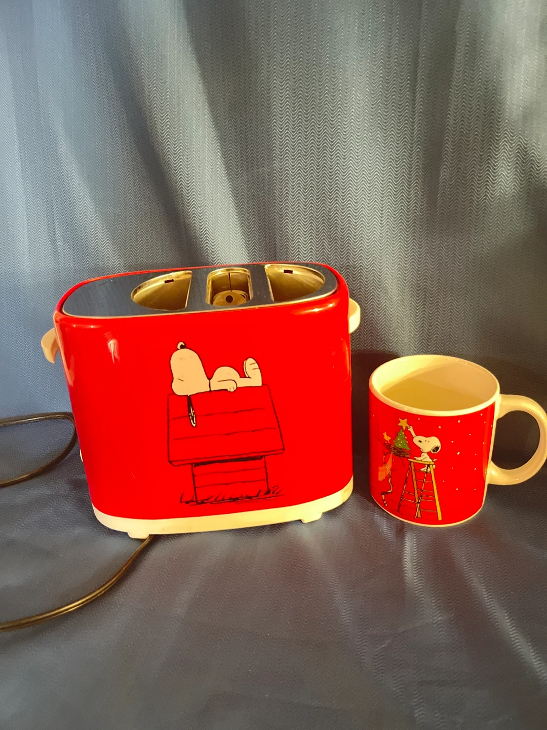 Red Peanuts Snoopy Hot Dog Toaster and Mug Set